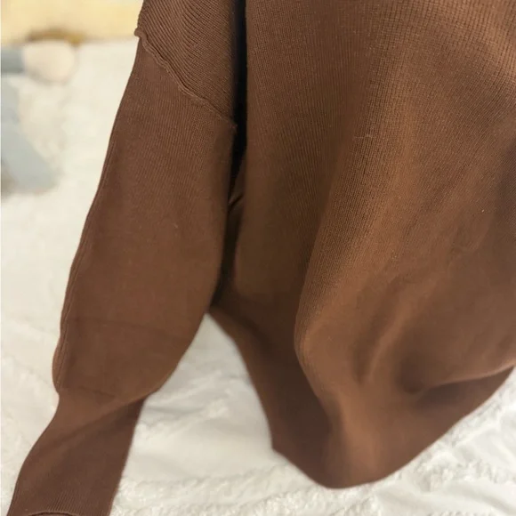 Elegant Brown Crew Neck Sweater - Picture 5 of 13